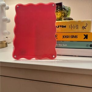 Kate Spade Scalloped Acrylic Frame – Pink